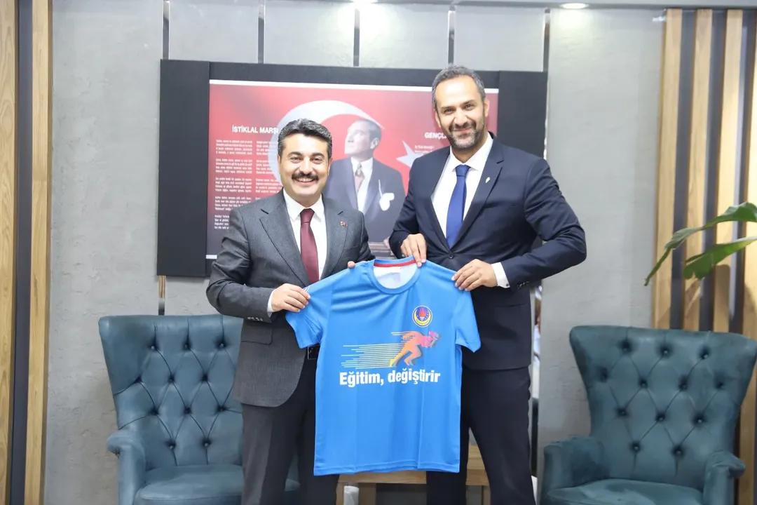 Sivas'ta Eğitime Destek İçin Maraton Hazırlığı: TED Koleji'nden Milli Eğitim Müdürlüğü'ne Ziyaret