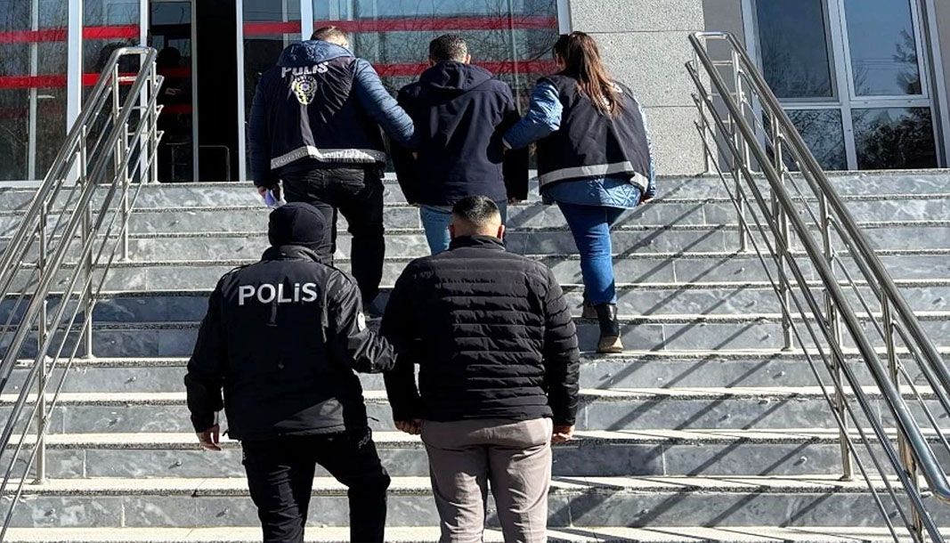 Afyon Şuhut'ta aranması bulunan iki şahıs yakalandı - Birlik Haber Ajansı