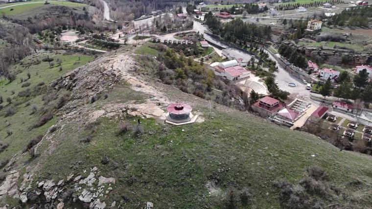 Sivas’ta Manevi Zirve: Ahmed-i Turan Gazi Türbesi Ziyaretçi Akınına Uğruyor
