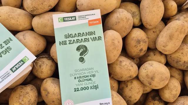 Yeşilay Sivas’tan Cuma Pazarı’nda Bağımlılıkla Mücadele Seferberliği!