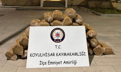 Sivas’ta D-100 Karayolu’nda 200 Kilo Kaçak Tütün Yakalandı: Şüpheli Araçtan 40 Çuval Çıktı
