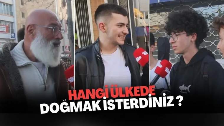 Sokakta üç kişi, ellerindeki kırmızı mikrofonlara doğru konuşurken yan yana görülüyor.