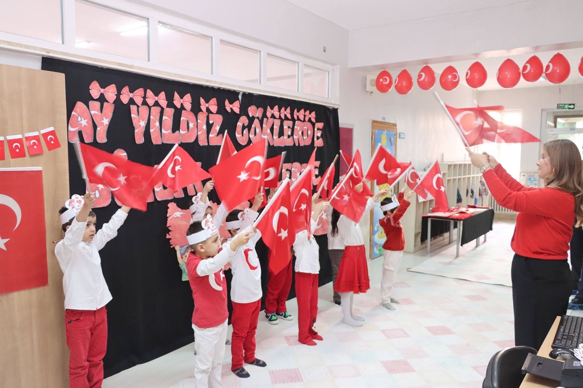 İkinci Dönemin İlk Dersi “Bayrak Sevgisi”yle Başladı: Sivas’ta Öğrencilere Milli Değerler Vurgusu
