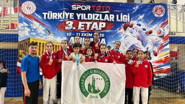 Sivas karatecileri 17 madalyayla 3. etabı tamamladı