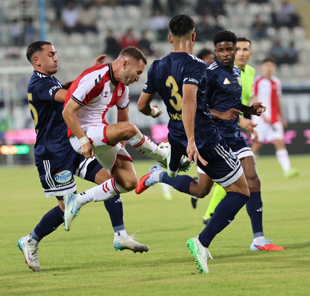 Sivasspor, Erzurumspor FK Karşısında Deplasmanda Mağlup Oldu