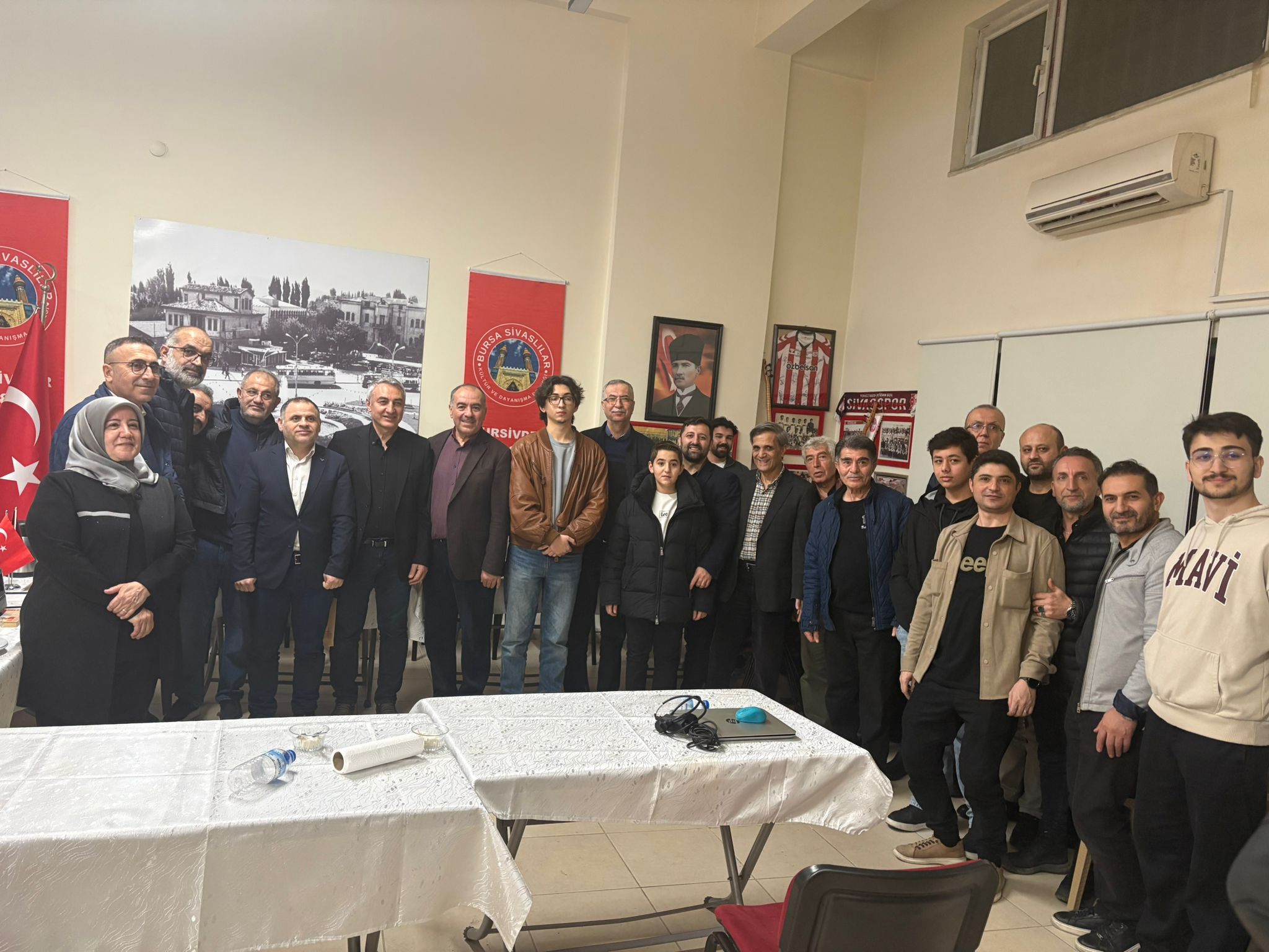 Bursa Sivaslılar Derneği’nde “Sivasi Sohbetleri”: İş Hayatında Yapay Zekâ Masaya Yatırıldı