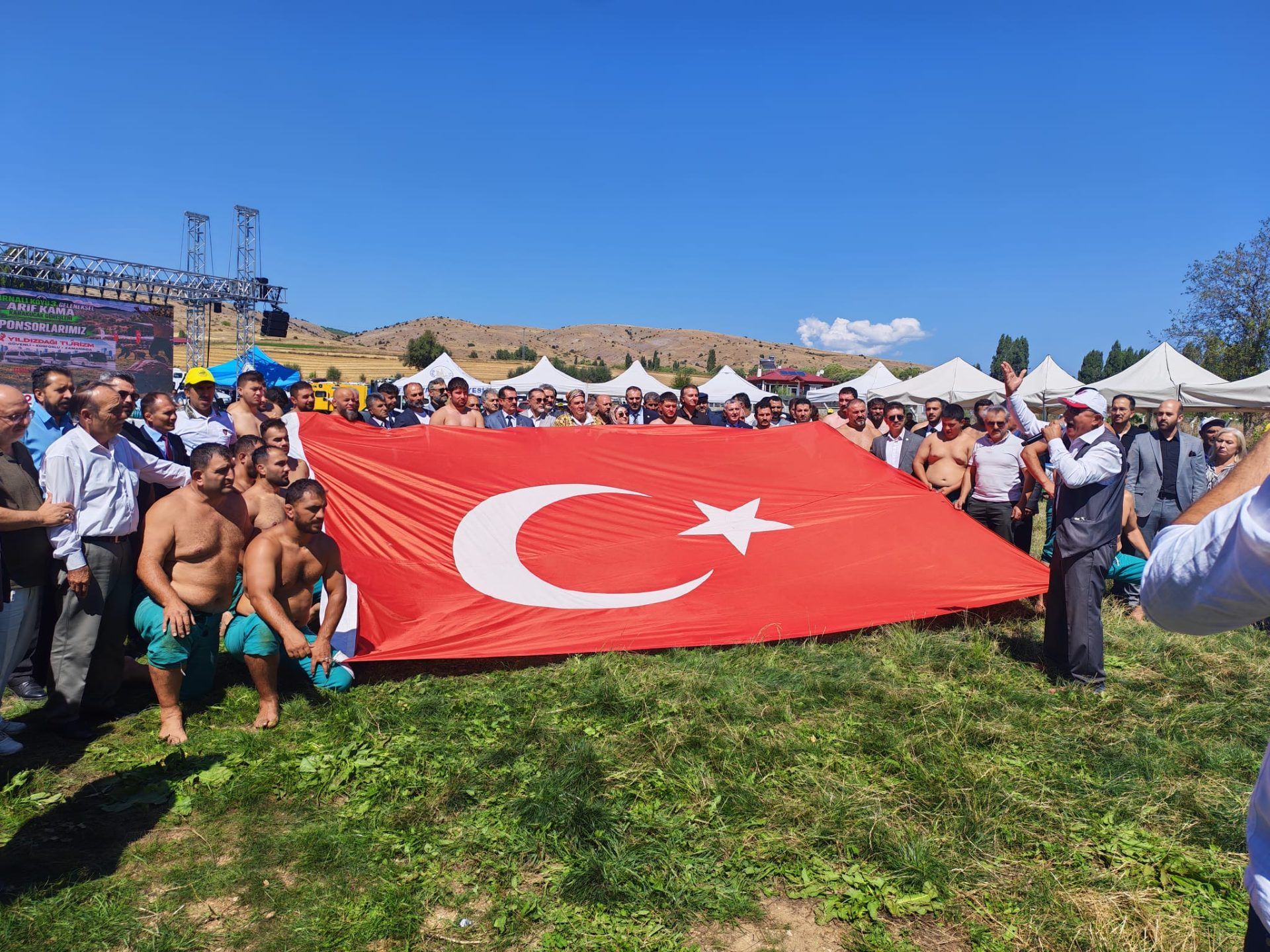 Arif Kama Güreşleri: İran ve Azerbaycan’dan Pehlivanlar Geldi