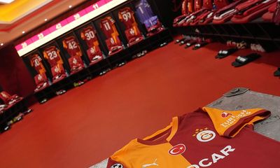 Galatasaray, Liverpool Maçı Öncesi Soyunma Odasında Tarihi Bir Hazineyle Buluştu