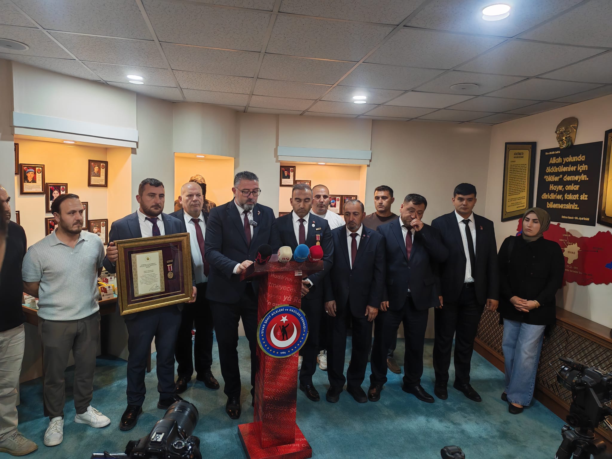 Sivas Şehit ve Gazi Aileleri Derneği’nden Rozet Açıklaması