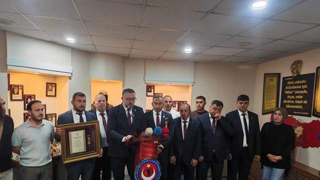 Sivas Şehit ve Gazi Aileleri Derneği’nden Rozet Açıklaması