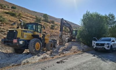 Sivas'ta Yıldızeli'nde Viraj Düzeltme Çalışmalarıyla Yollar Güvenli Hale Getiriliyor