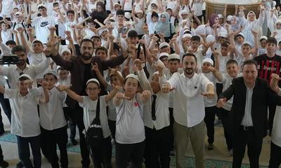 Sivas'ta Rekor! 3 Bin Öğrenci Aynı Anda Ayyıldız Camii'nde Buluştu