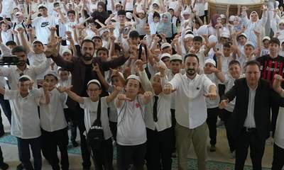 Sivas'ta Rekor! 3 Bin Öğrenci Aynı Anda Ayyıldız Camii'nde Buluştu