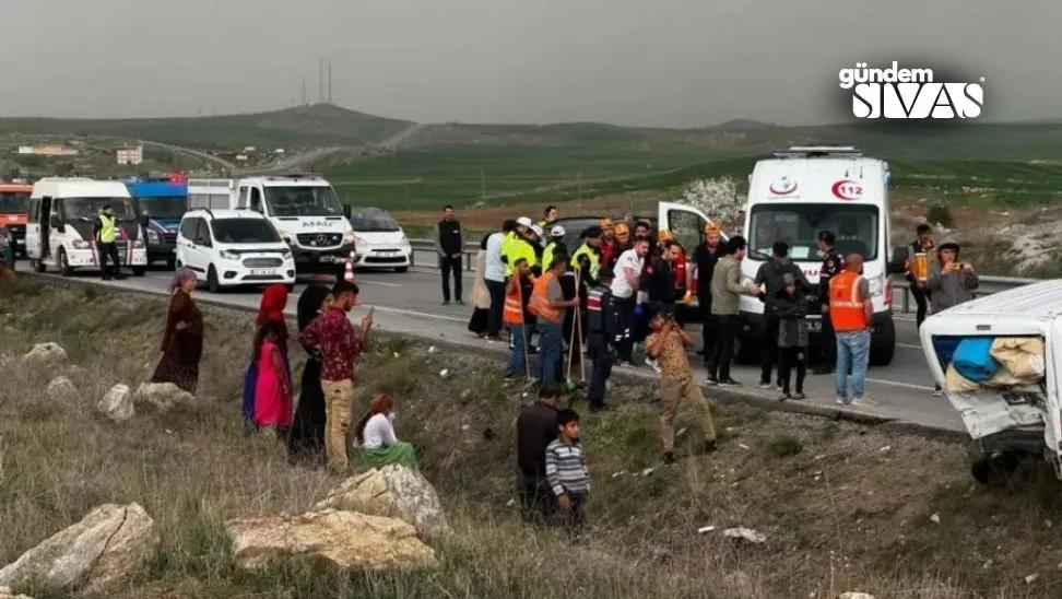 Hafik'te Trafik Kazası: 10 Yaralı!