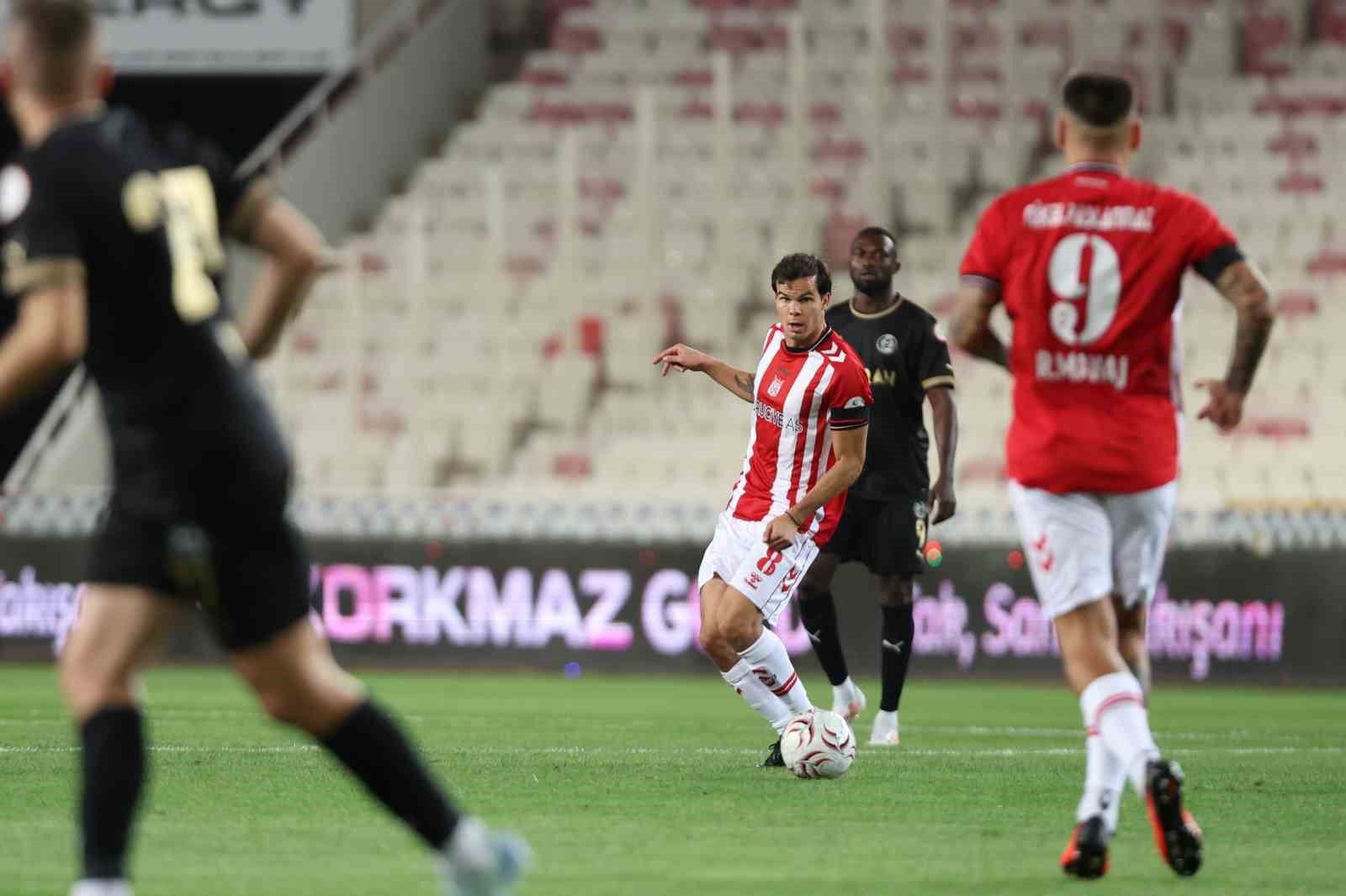 “iki kez öne geçmesine rağmen” Sivasspor galibiyete ulaşamadı