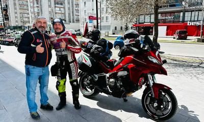 Avrupa’dan Kutsal Topraklara Motosikletle Yolculuk: Sivas’ta Duygusal Mola