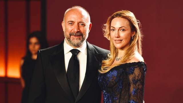 Halit Ergenç ve Meryem Uzerli 15 Yıl Sonra Kırmızı Halıda