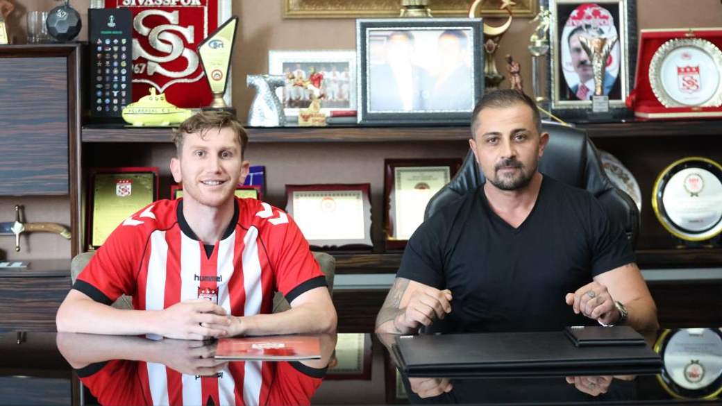 Sivasspor'da 4 İmza Birden!