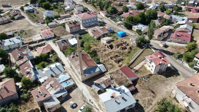 “Geçmişin izleri tamamen silinmiş değil” İşhanı’ndaki camide