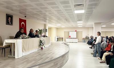 Sivas'ta Yeni Kayıtlı Öğrencilere Oryantasyon Toplantısı Düzenlendi