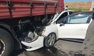 İmranlı'da Feci Kaza: 2'si Çocuk 6 Yaralı