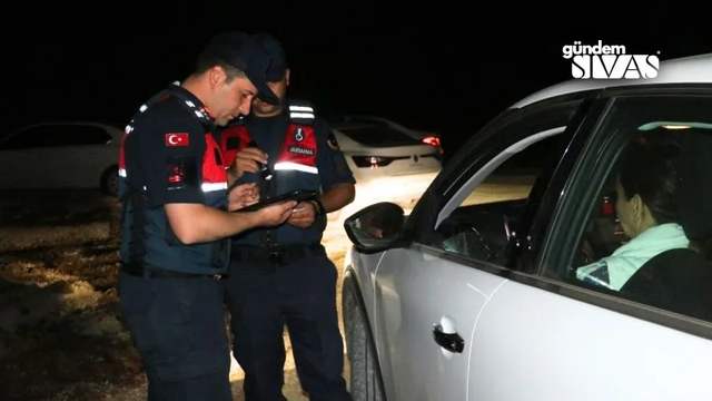 Sivas'ta Jandarma Ekiplerinden Trafik Denetimi