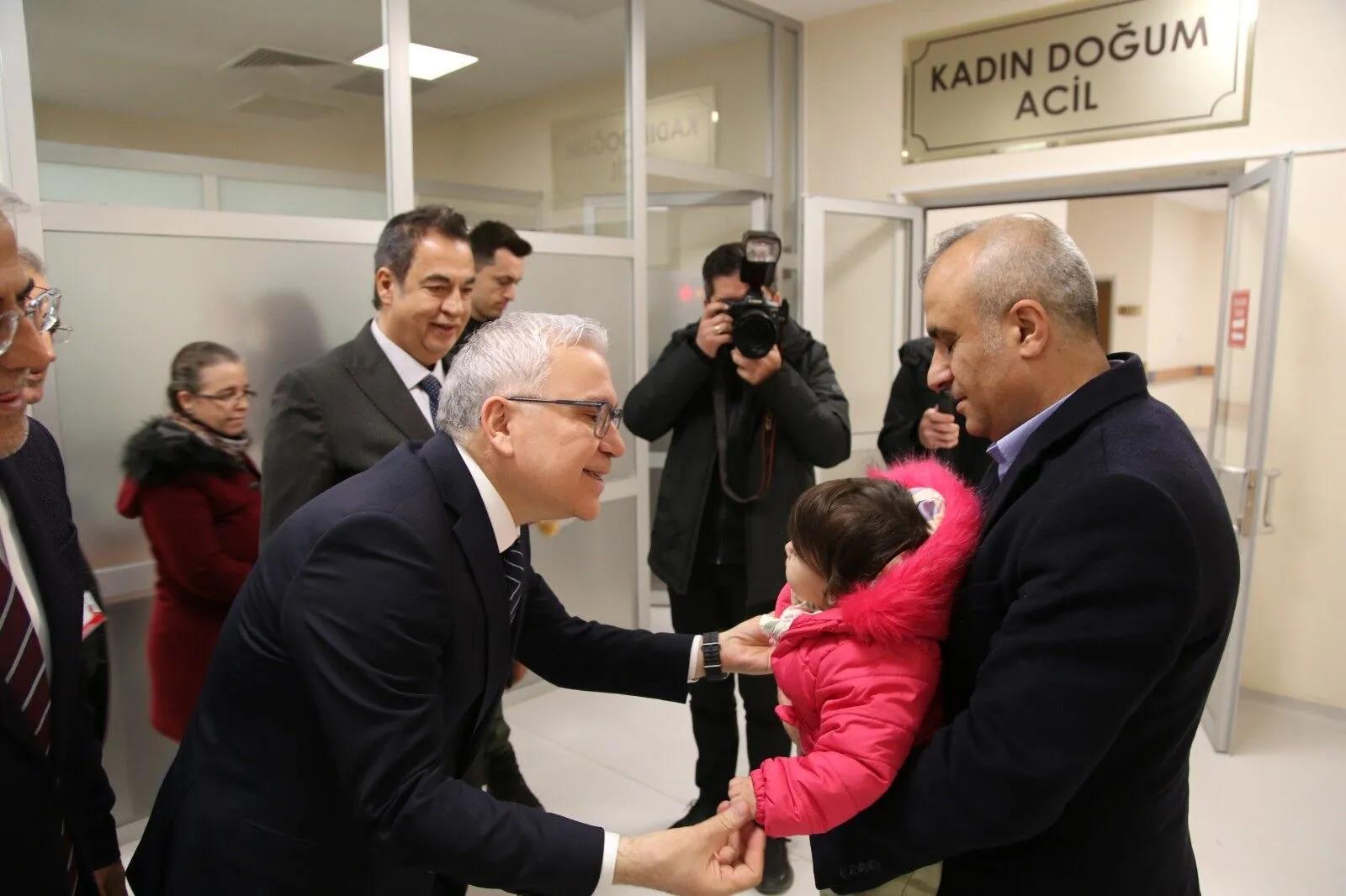 Sivas Valisi Yılmaz Şimşek’ten Hastane Ziyareti: Çocuklara Moral Verdi
