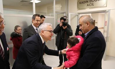 Sivas Valisi Yılmaz Şimşek’ten Hastane Ziyareti: Çocuklara Moral Verdi