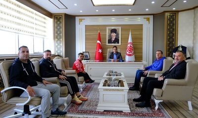 Sivas Cumhuriyet Üniversiteli Halterci Abdullah Kayapınar'dan Dünya Şampiyonluğu Sonrası Anlamlı Ziyaret