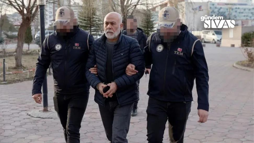 FETÖ'den Aranan Eski Vali Sivas'ta Yakalandı!