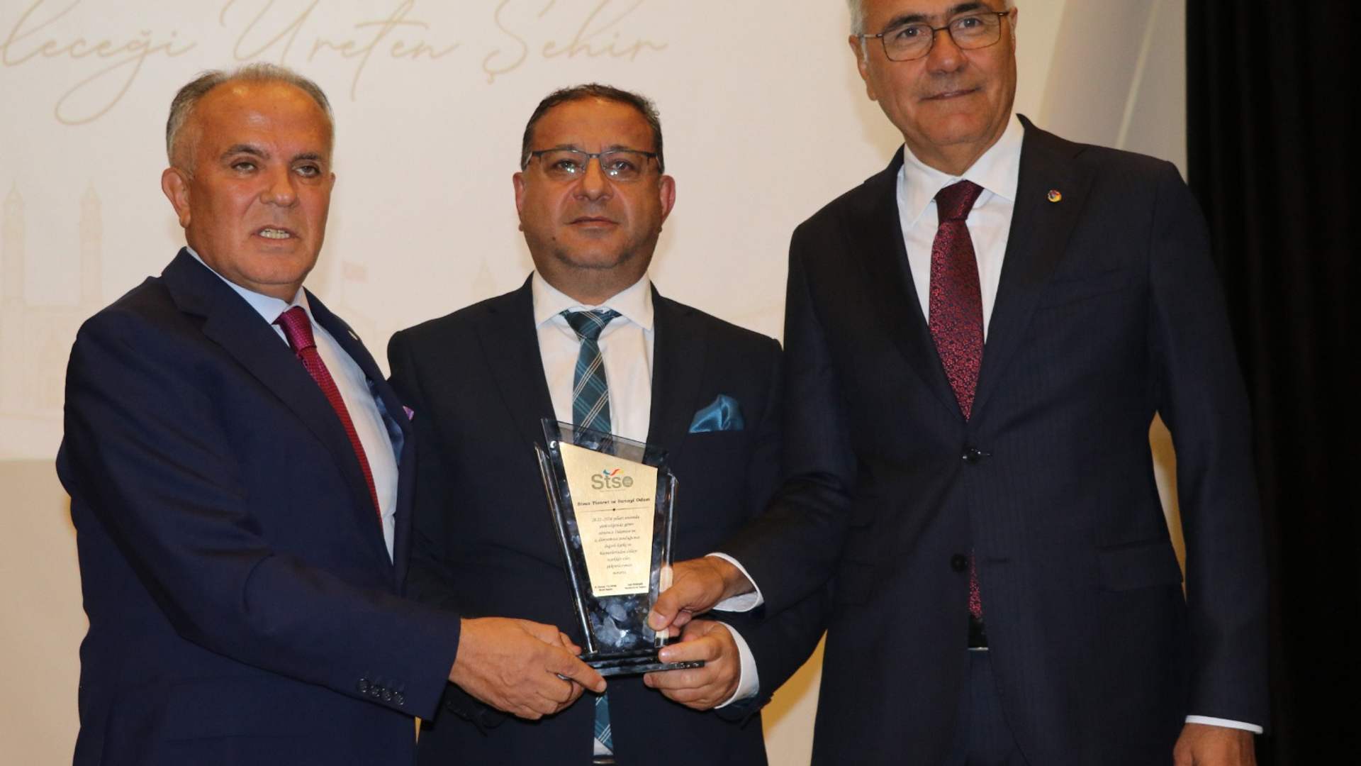 Mustafa Eken, STSO seçimlerinde projelerin öne çıkması ve Sivas’ta birlikteliğin korunması çağrısı yaptı.