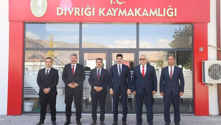 Sivas Milli Eğitim Müdürü Fatih Erdoğan, Divriği'de Eğitim Çalışmalarını Görüştü