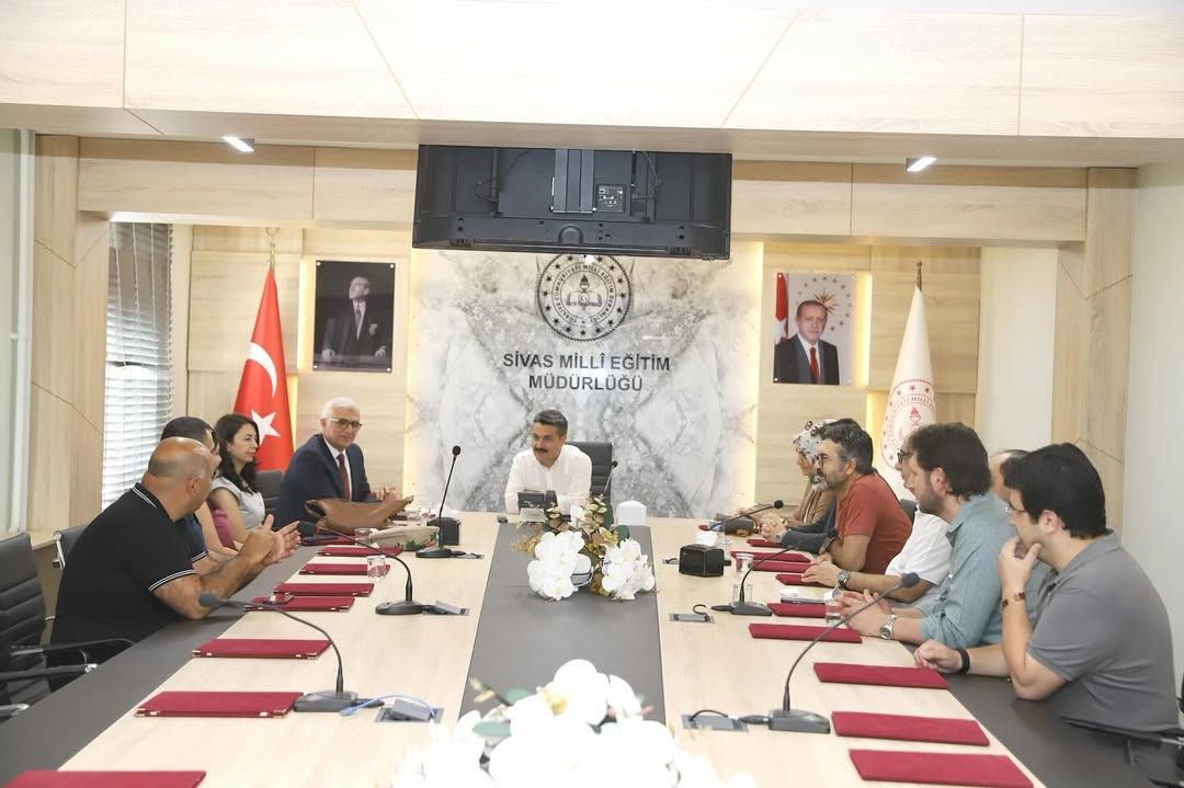 Sivas'ta Öğretmenlik Uygulaması Toplantısı Yapıldı: 2025-2026 Eğitim Yılı Hedefleri Belirlendi