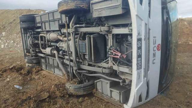 Sivas’ta Cezaevi Nakil Aracı Yoldan Çıktı. 7 Kişi Yaralandı
