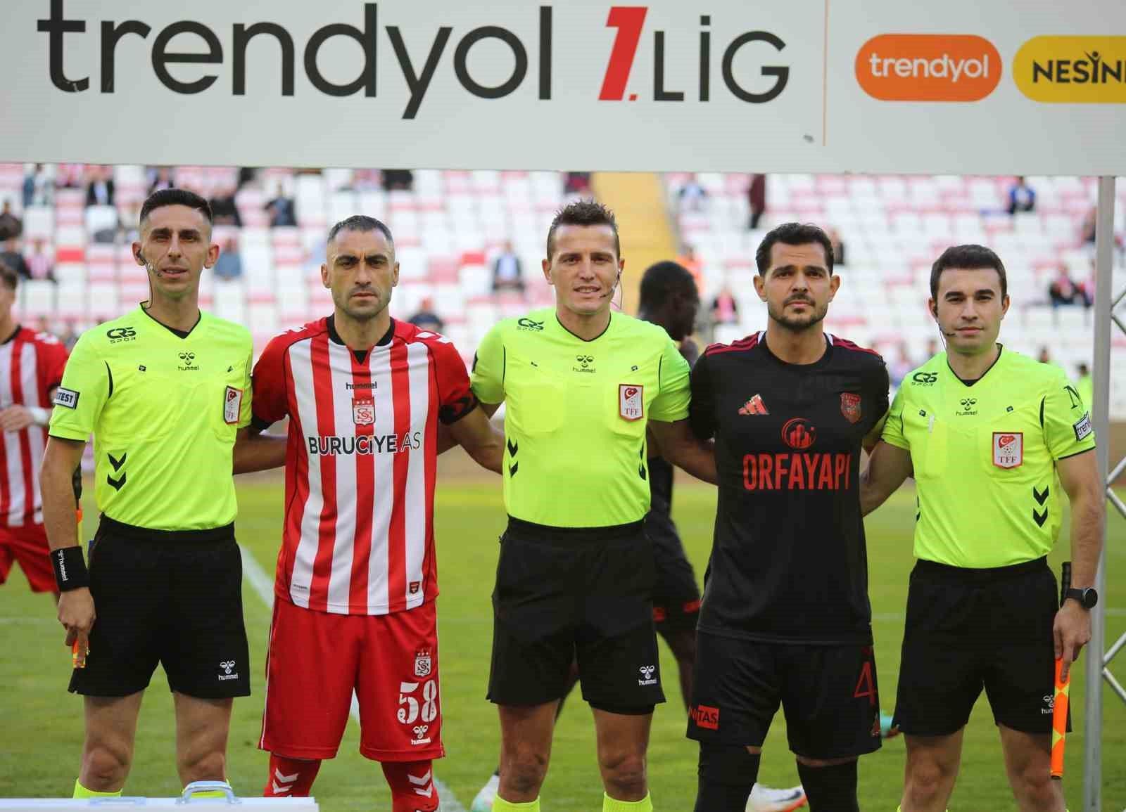 4 golle Sivasspor, Pendikspor’u 4-1 mağlup etti