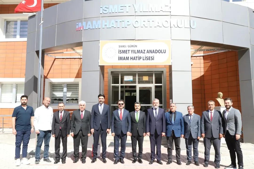 Sivas'ta Eğitim Ziyareti: Gürün İsmet Yılmaz Ortaokulu'nda Öğretmen ve Öğrencilerle Buluşma