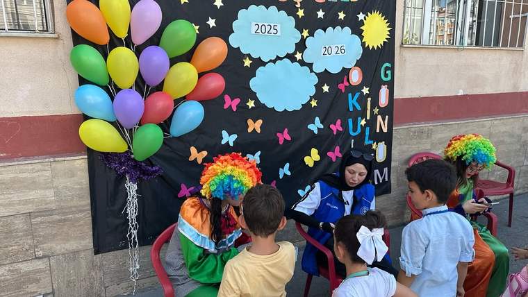 Sivas'ta Gençlik ve Spor İl Müdürlüğü Okul Açılışlarında Öğrencilere Destek Oldu