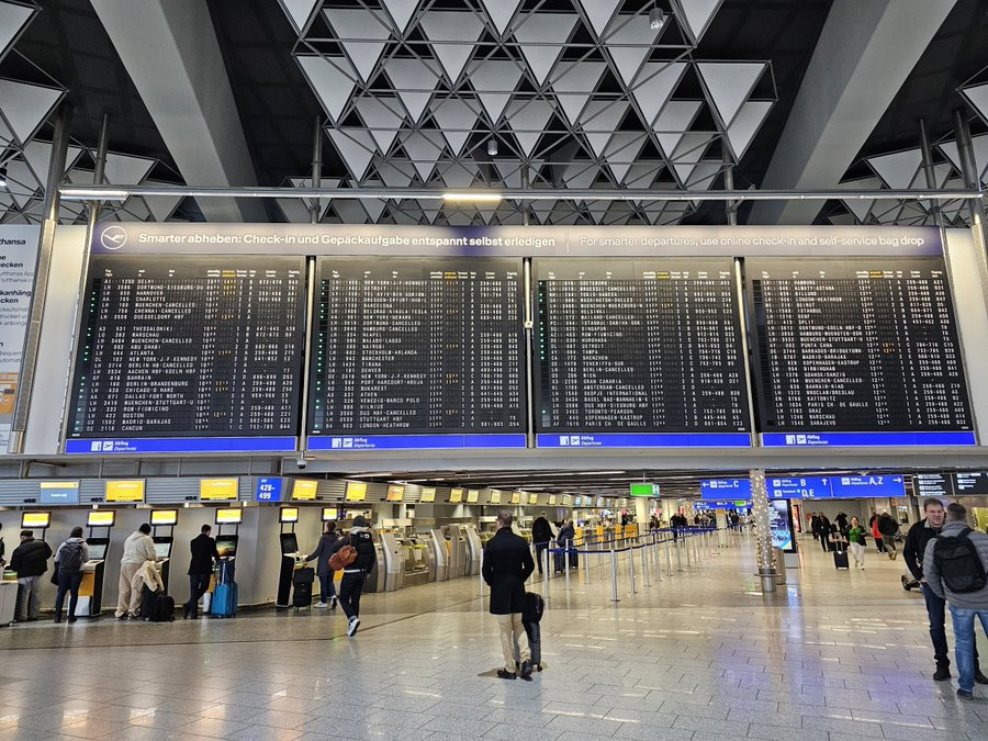 Frankfurt Havalimanı'nda uçuşlar iptal edildi - Birlik Haber Ajansı