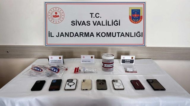 Sivas Gemerek’te Uyuşturucuya Büyük Darbe: 10 Adrese Eş Zamanlı Operasyon, 5 Tutuklama