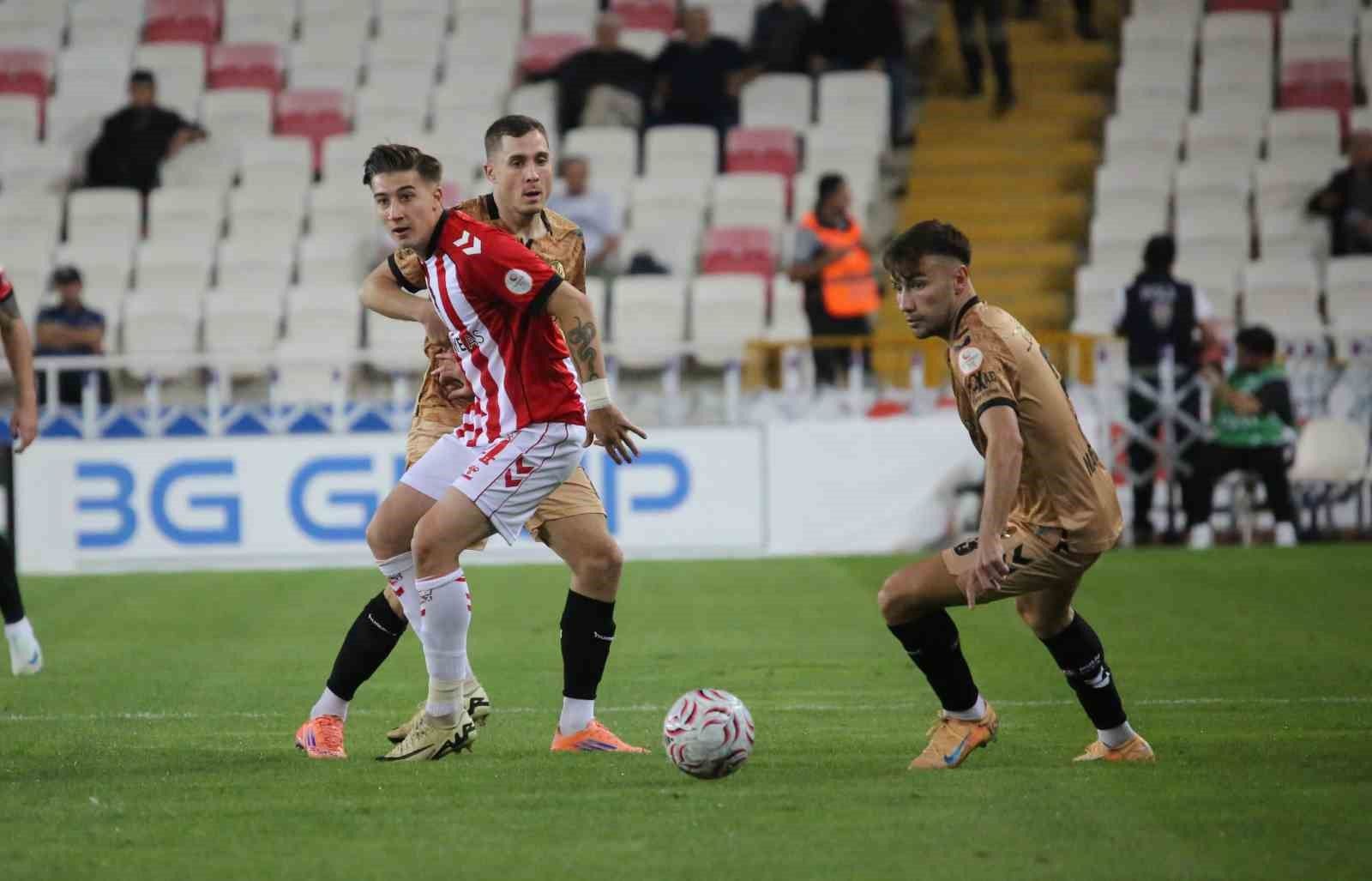 Sivas 4 Eylül Stadı’nda Sivasspor’dan iki dakikada dönüş