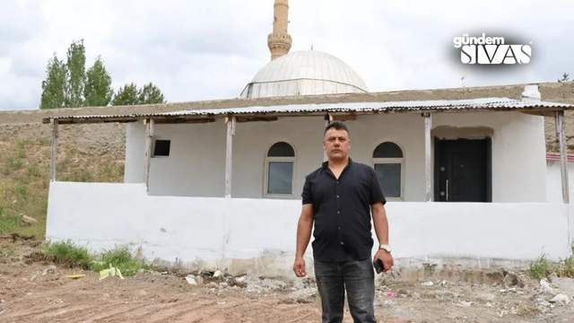 Sivas'ta Hayırsever Muhtar Taktir Topluyor