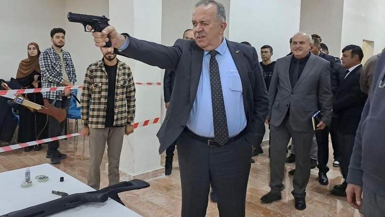 Rektör Turabi'den Yusuf Dikeç pozu!