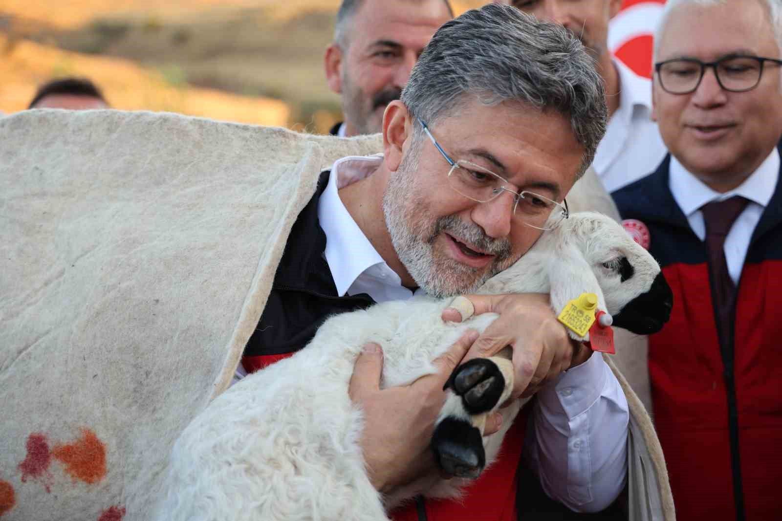 “Birinci sırayı zorlamaya devam ediyoruz” dedi, hedefi anlattı