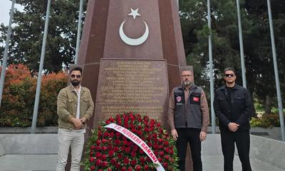 Bakü Türk Şehitliği’nde Duygu Dolu Ziyaret: Sivaslı Kahramanlar Dualarla Anıldı