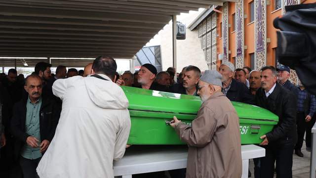 Metrobüs Kazasında Hayatını Kaybeden Ebru Heper Sivas’ta Toprağa Verildi