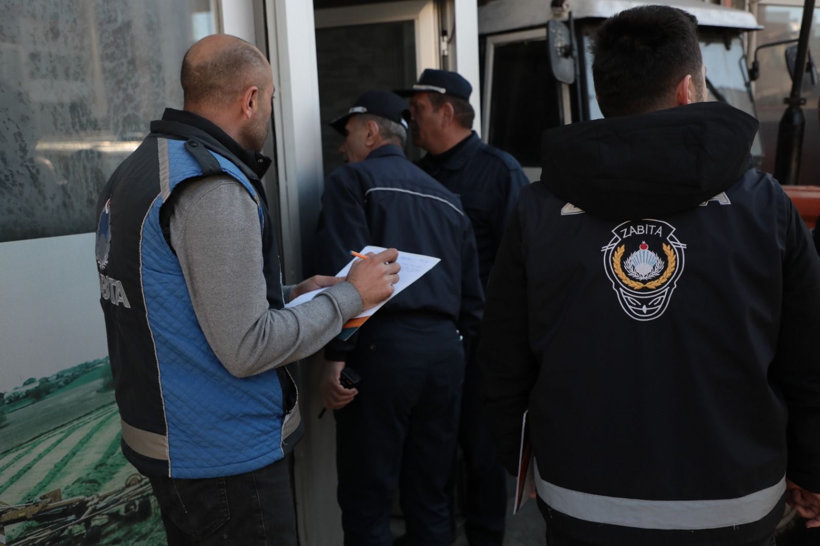 Kars zabıta ekiplerinden traktör galericilerine denetim - Birlik Haber Ajansı