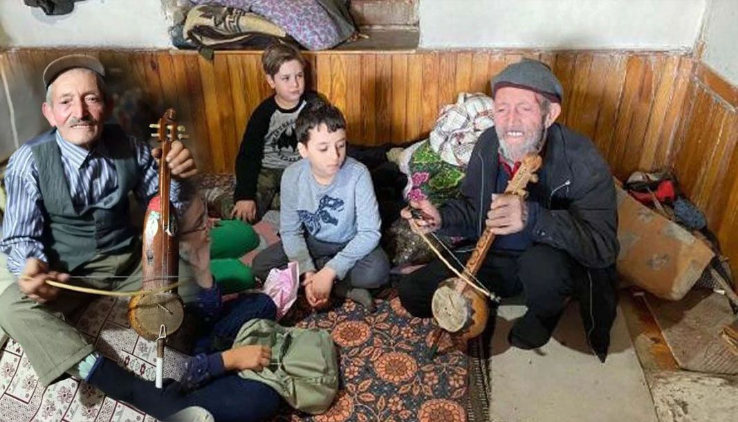 Serik'te ıklığ sazının son ustası Emin Kök hayatını kaybetti - Birlik Haber Ajansı