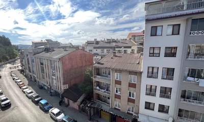 Apartmanların arasında kalan ev neden yıllardır satılmıyor?