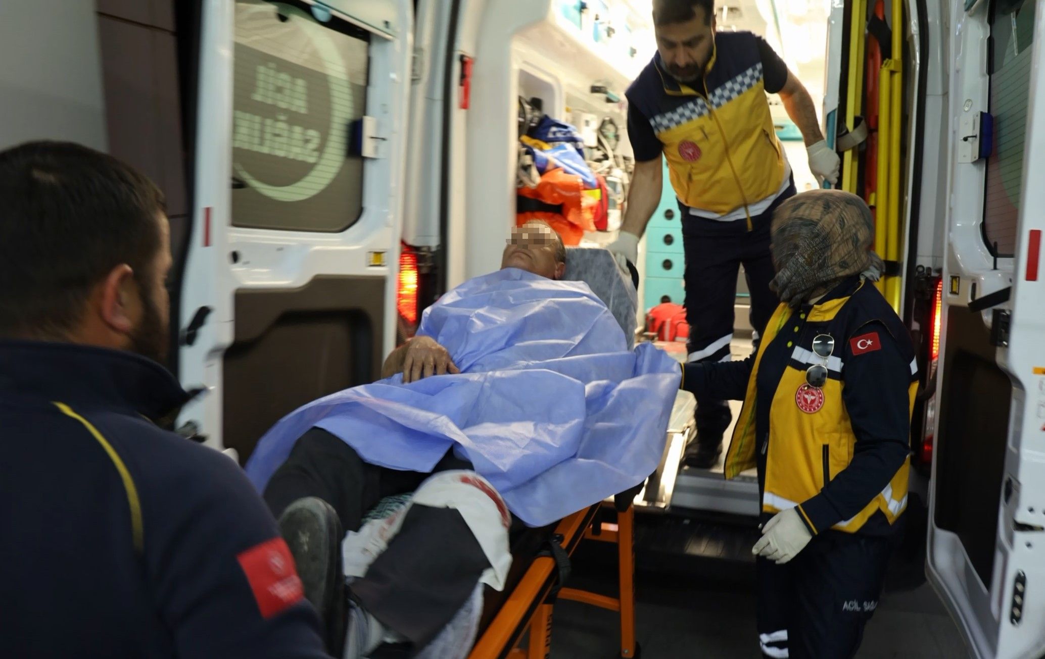 Park Yüzünden Kavga Ettiği Komşusunu Bıçakladı