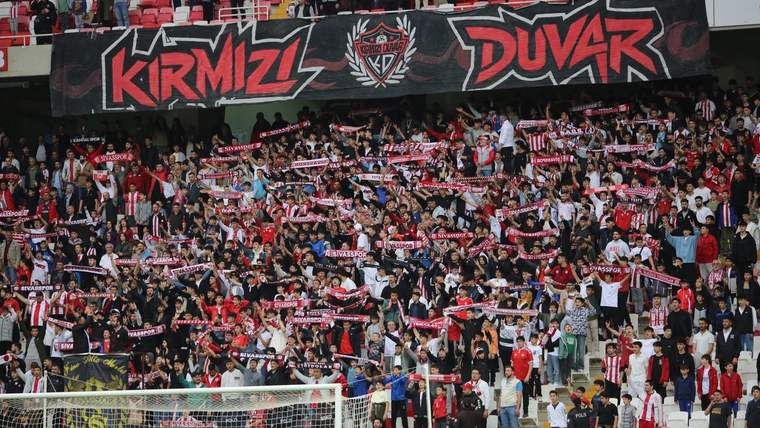 20 Bin Kişi Tribünleri Doldurdu: Sivassporlu Taraftarlardan Bodrum FK Maçına Büyük İlgi